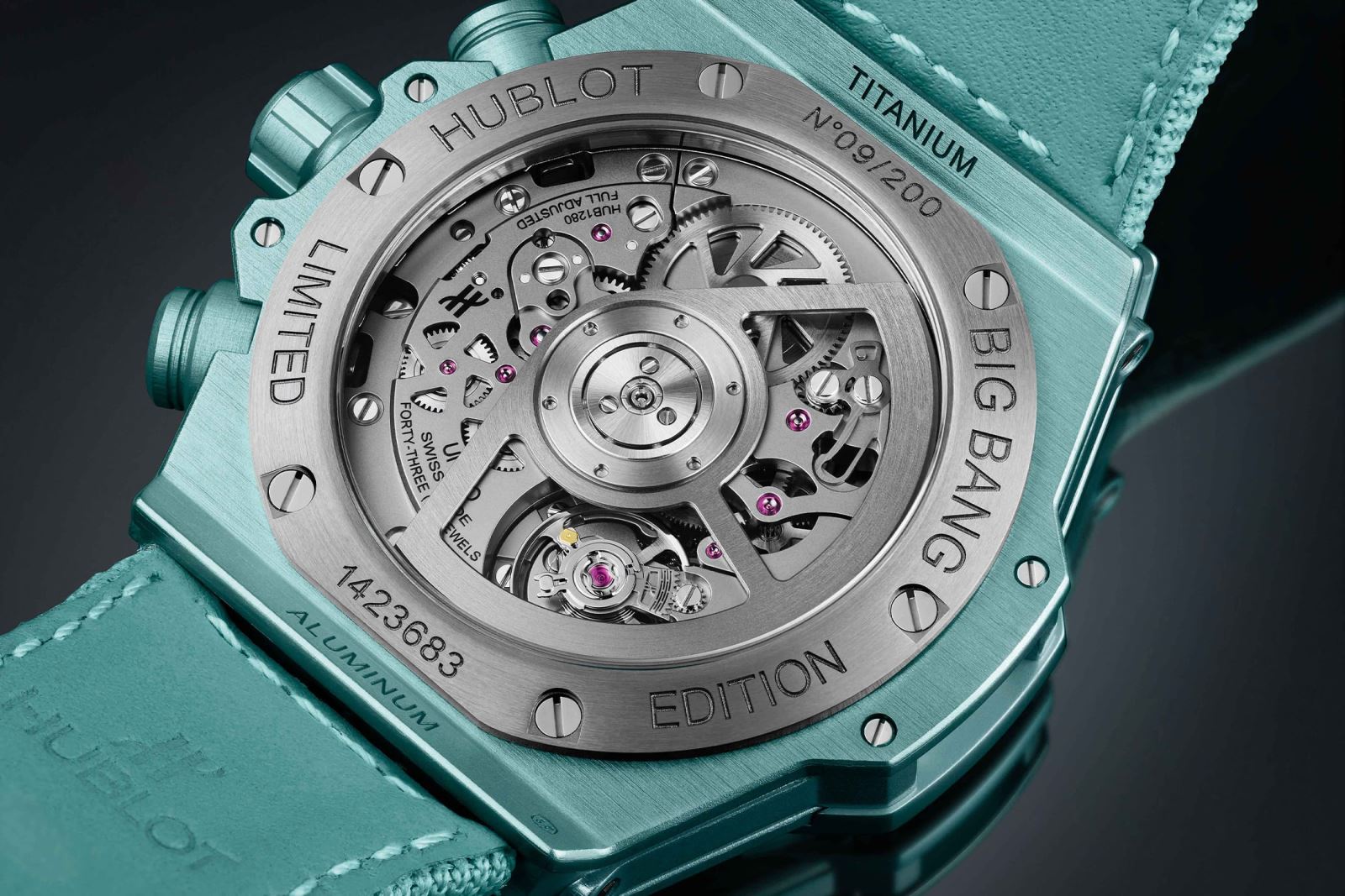 mặt lưng đồng hồ Hublot Big Bang Unico Summer